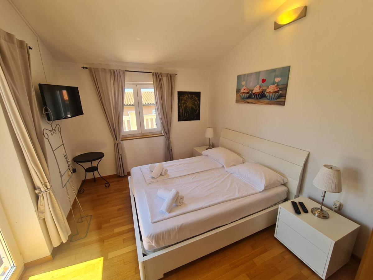Apartments Kuca Sunce Vodnjan Ngoại thất bức ảnh